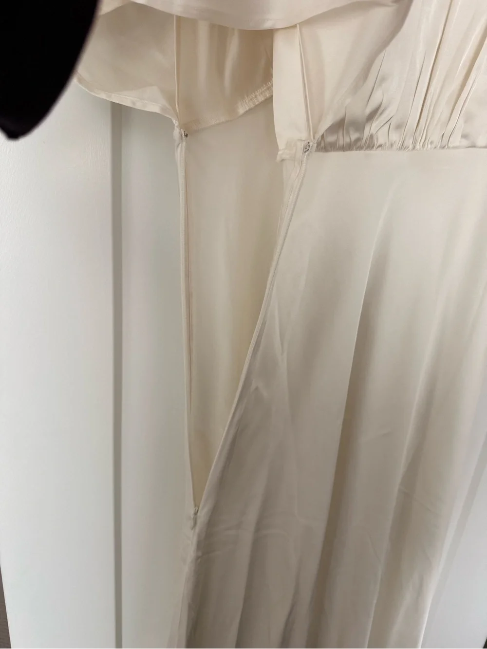 Abercrombie ivory flutter sleeve dress